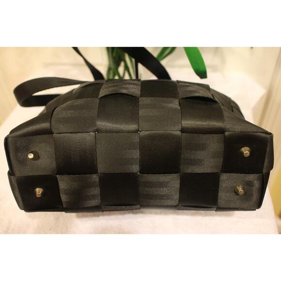 (Z) HARVEY'S seatbelt BLACK SHOULDER bag purse (100 - Picture 8 of 11